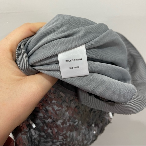 Worth New York Sequin Pencil Skirt Silver Grey Knee Length New Years Eve Holiday - Picture 6 of 6